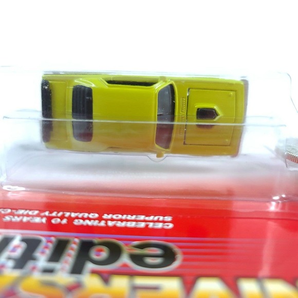 Johnny Lightning Limited Anniversary Plymouth Hemi Cuda 1:64 - Picture 9 of 12